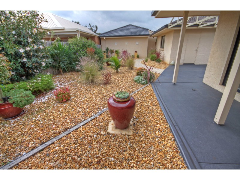 17 Windjammer Ct, Paynesville VIC 3880