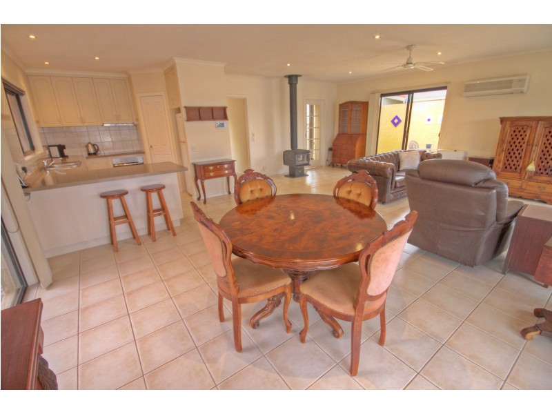 17 Windjammer Ct, Paynesville VIC 3880