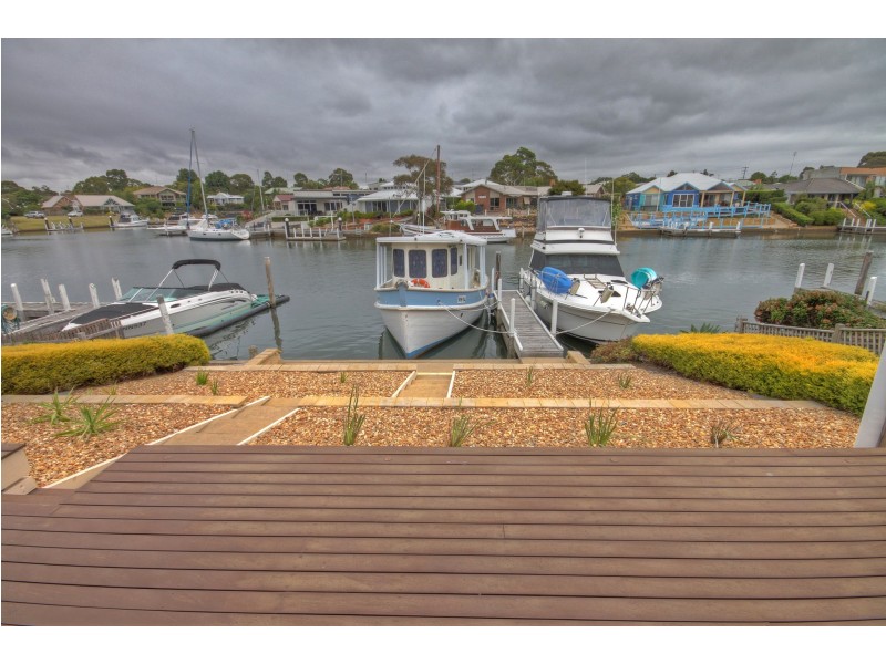 17 Windjammer Ct, Paynesville VIC 3880