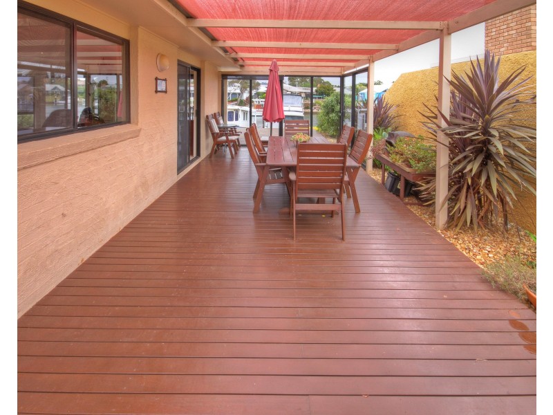 17 Windjammer Ct, Paynesville VIC 3880