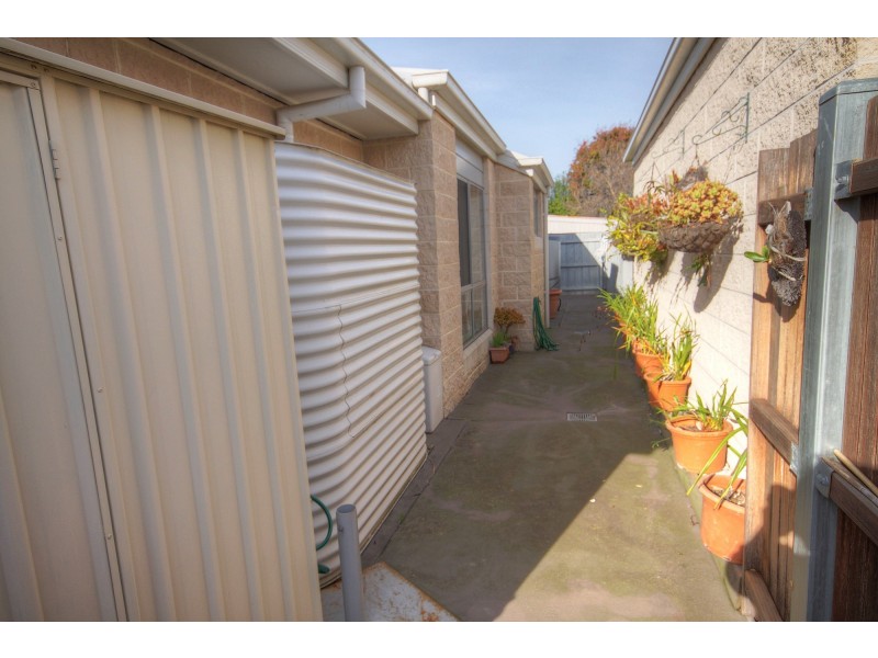 17 Wellington St, Paynesville VIC 3880