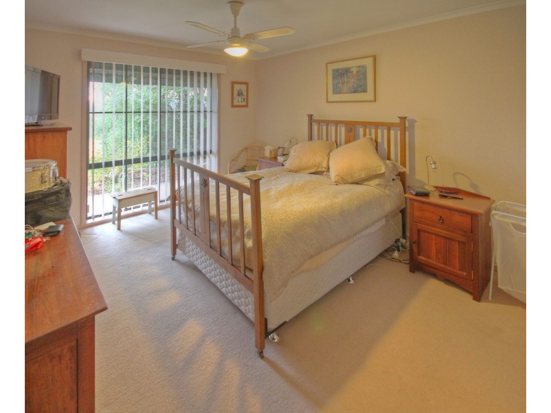 14 Harnham Dr, Bairnsdale VIC 3875