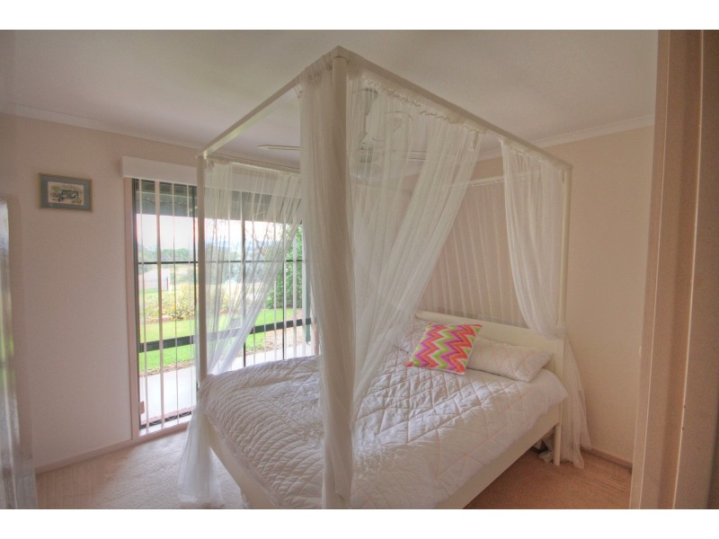 14 Harnham Dr, Bairnsdale VIC 3875