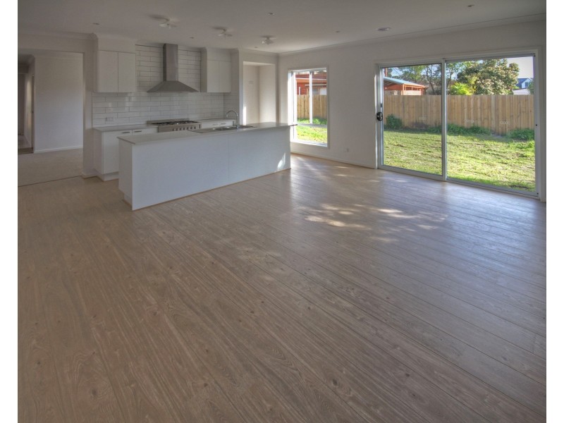 17 Mcmillan Grove, Paynesville VIC 3880
