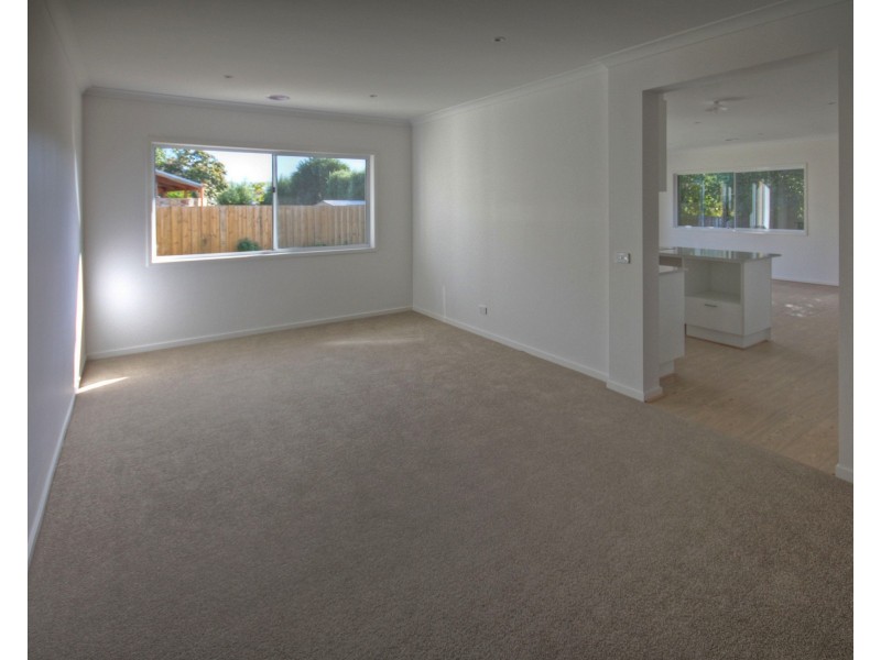 17 Mcmillan Grove, Paynesville VIC 3880