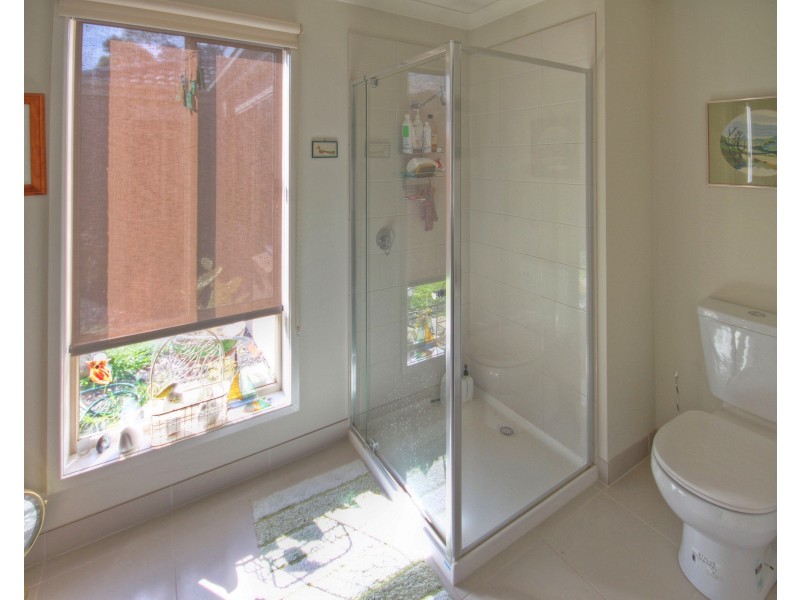 13 Lisa Ct, Raymond Island VIC 3880