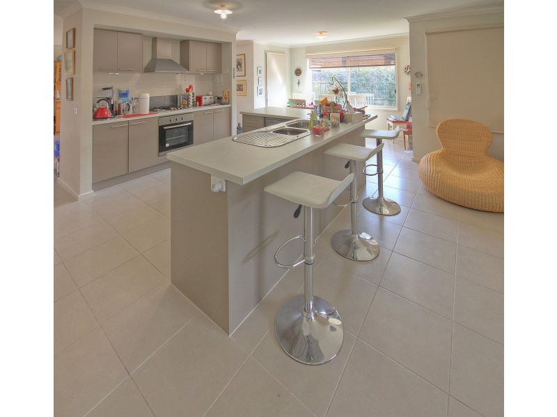 13 Lisa Ct, Raymond Island VIC 3880