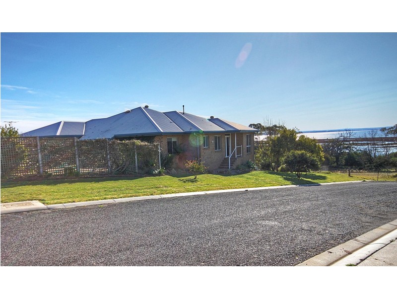 54 Fullarton Dr, Paynesville VIC 3880