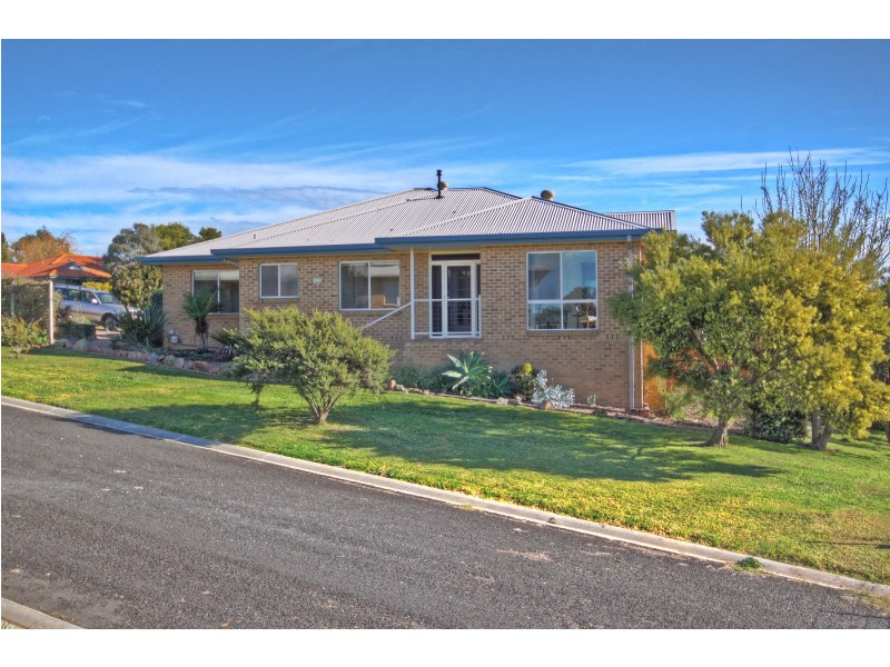 54 Fullarton Dr, Paynesville VIC 3880