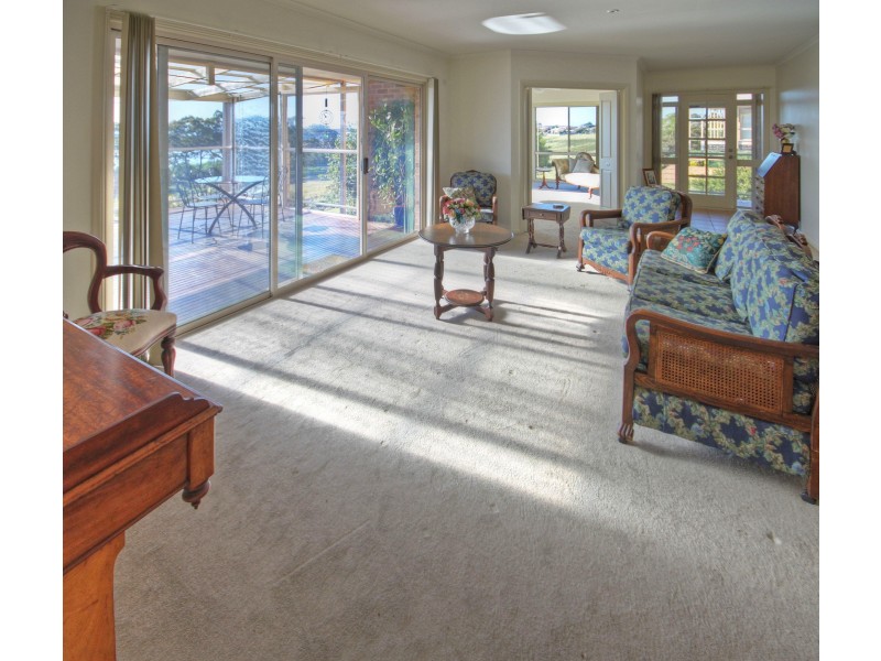 54 Fullarton Dr, Paynesville VIC 3880