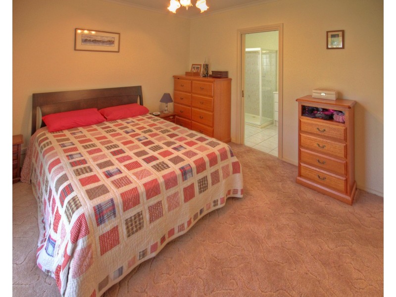 12/13 Currawong Close, Raymond Island VIC 3880