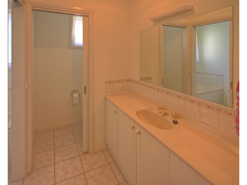 12/13 Currawong Close, Raymond Island VIC 3880