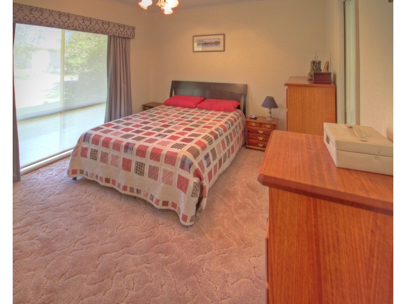 12/13 Currawong Close, Raymond Island VIC 3880