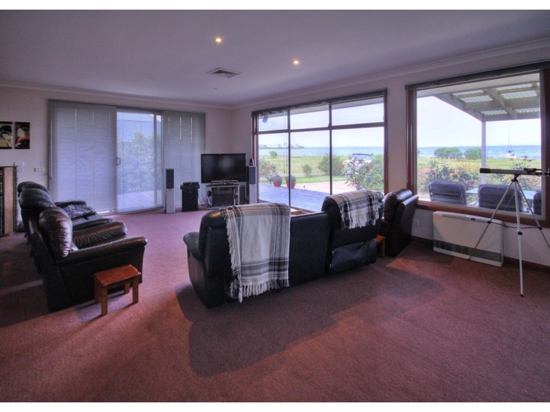 100 Rivermouth Rd, Eagle Point VIC 3878