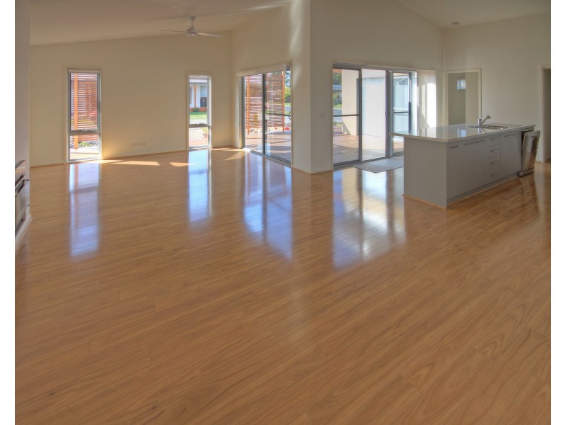 1 Eaton Pl, Paynesville VIC 3880