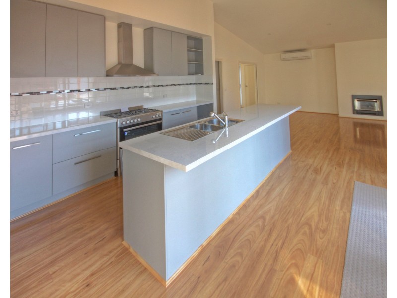 1 Eaton Pl, Paynesville VIC 3880