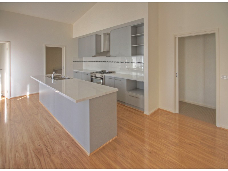 1 Eaton Pl, Paynesville VIC 3880