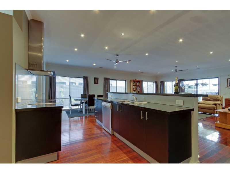 38 Langford Pde, Paynesville VIC 3880