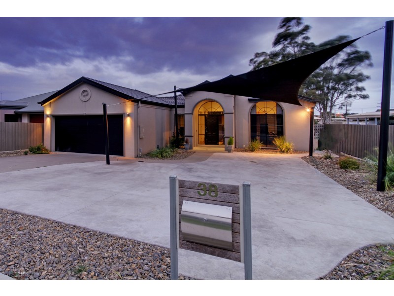 38 Langford Pde, Paynesville VIC 3880