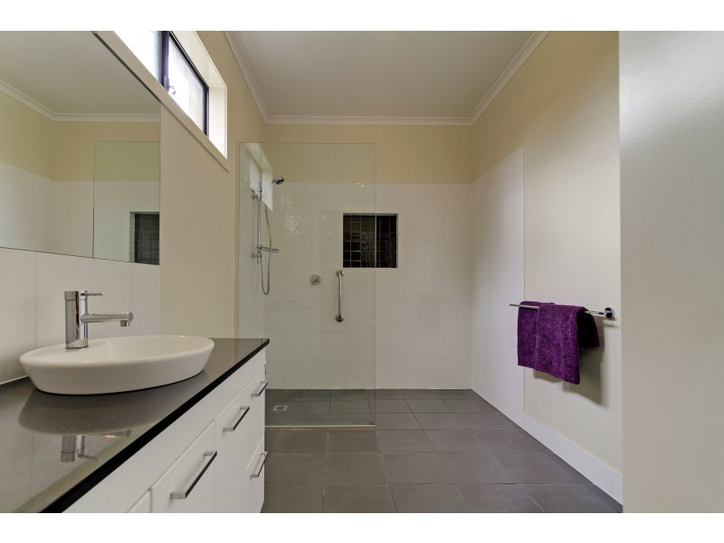38 Langford Pde, Paynesville VIC 3880
