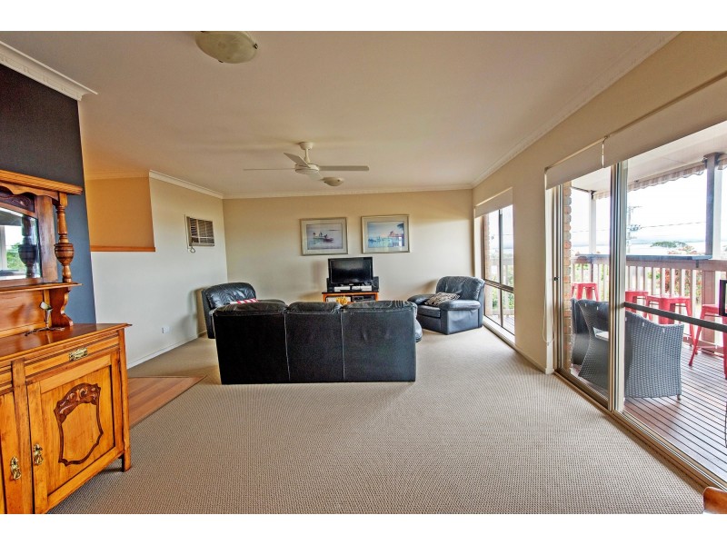 45 Fullarton Dr, Paynesville VIC 3880