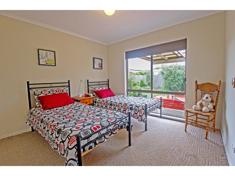 45 Fullarton Dr, Paynesville VIC 3880