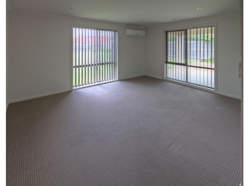 16 Gatehouse Dr, Eastwood VIC 3875