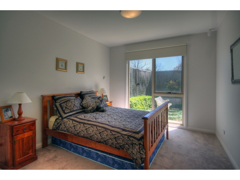 182 Newlands Dr, Paynesville VIC 3880