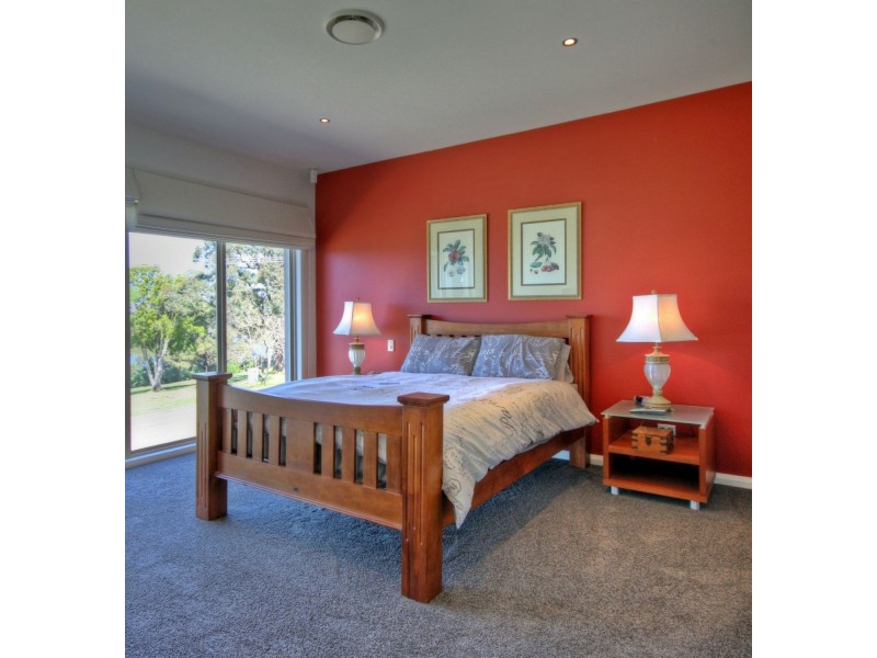 182 Newlands Dr, Paynesville VIC 3880