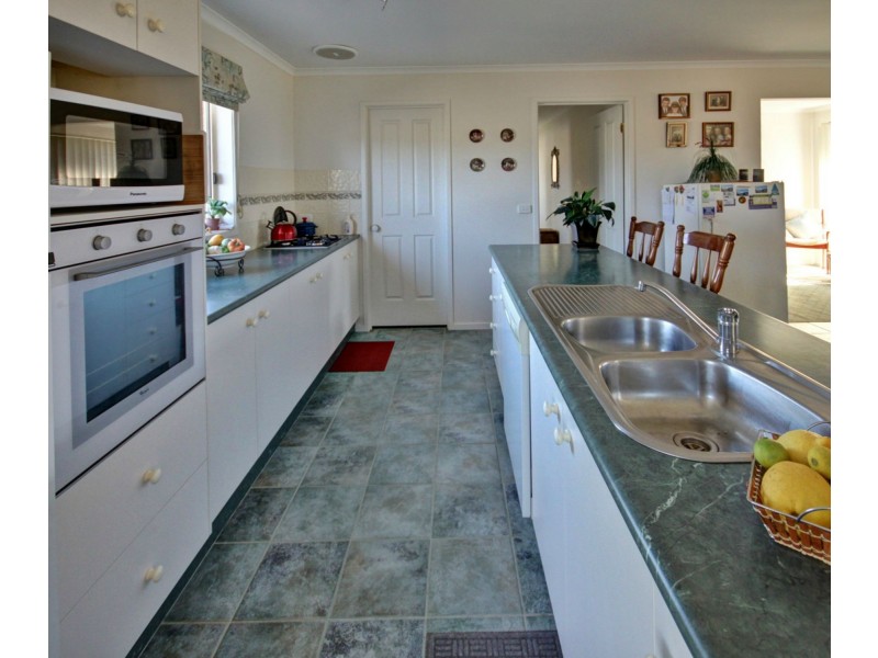 7 Landfall Ave, Newlands Arm VIC 3875