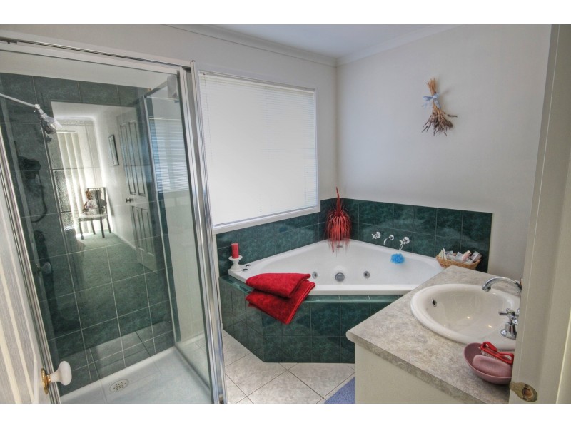 7 Landfall Ave, Newlands Arm VIC 3875