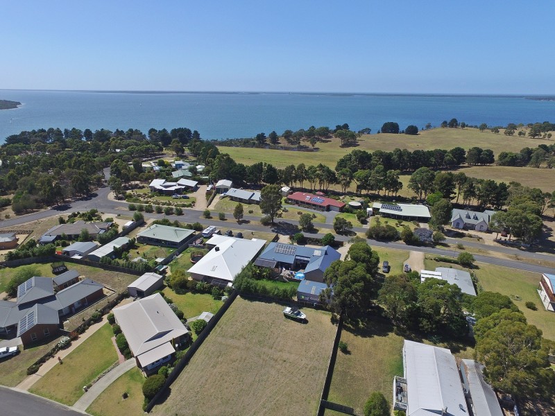 7 Landfall Ave, Newlands Arm VIC 3875