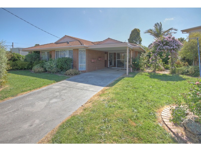 6 Tanjil Ave, Paynesville VIC 3880