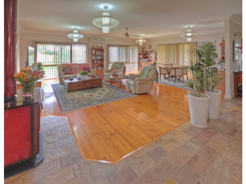 2 Sheerwater Tce, Paynesville VIC 3880