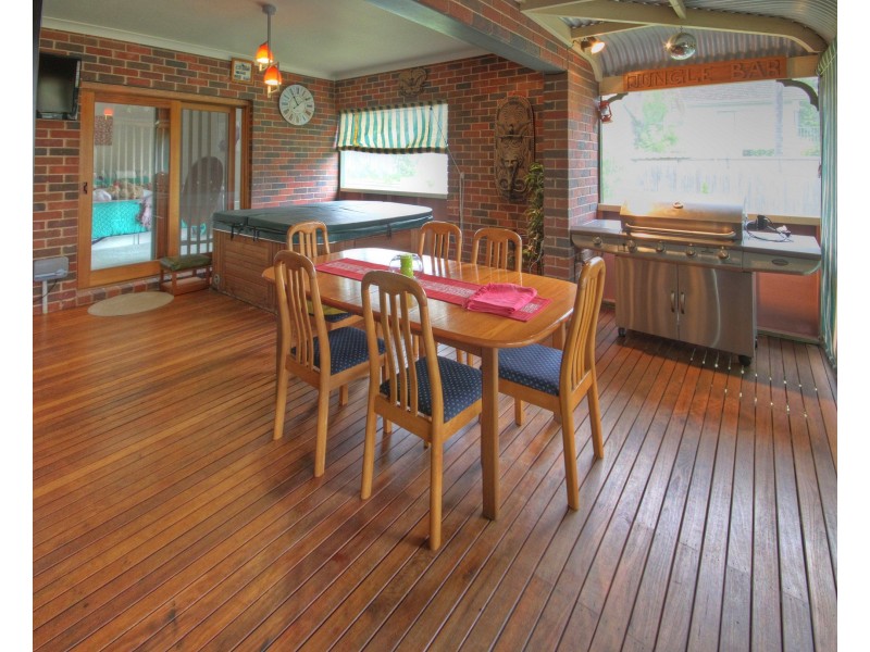 2 Sheerwater Tce, Paynesville VIC 3880