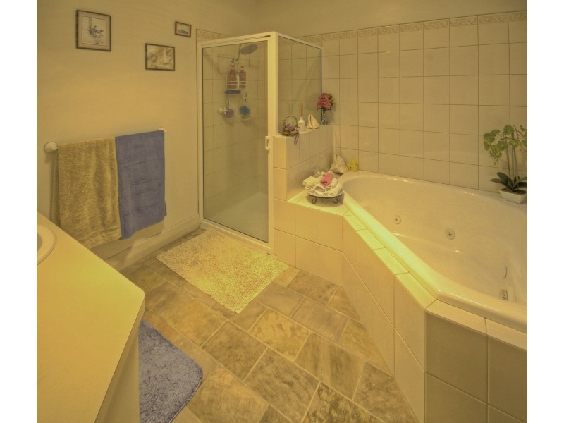 2 Sheerwater Tce, Paynesville VIC 3880