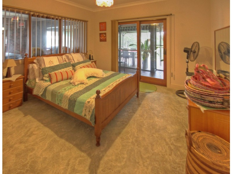 2 Sheerwater Tce, Paynesville VIC 3880