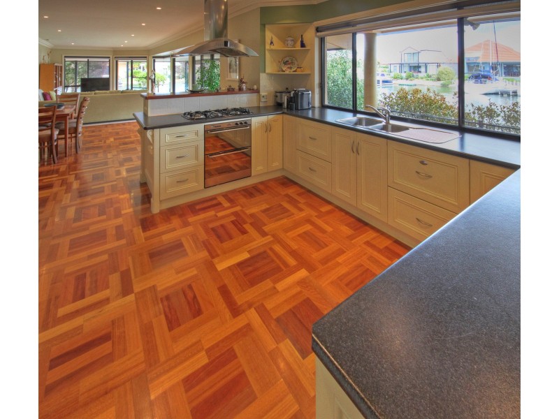 17 King St, Paynesville VIC 3880