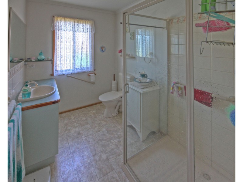 2 Driftwood Ct, Newlands Arm VIC 3875