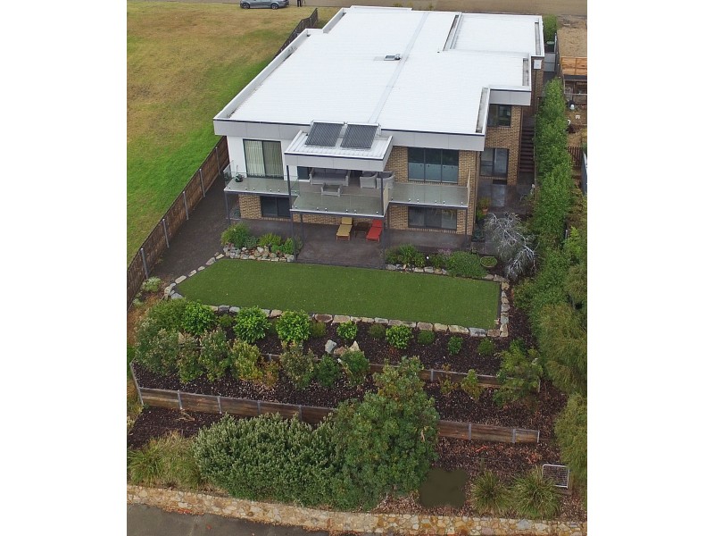 11 Windermere Tce, Paynesville VIC 3880