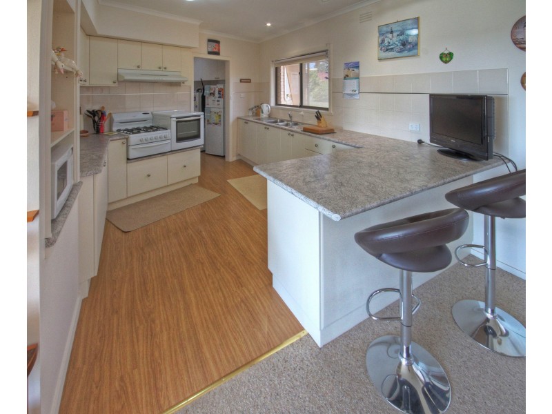 13 Main Road, Paynesville VIC 3880