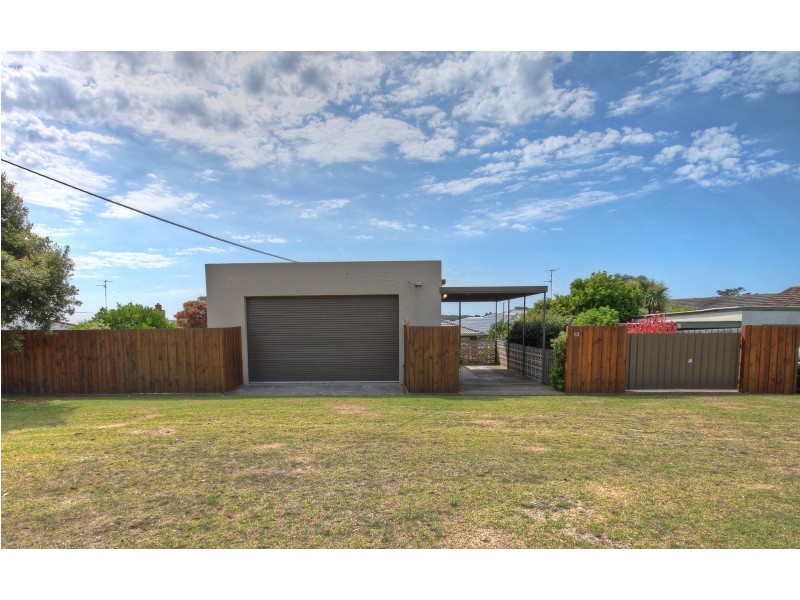 13 Main Road, Paynesville VIC 3880