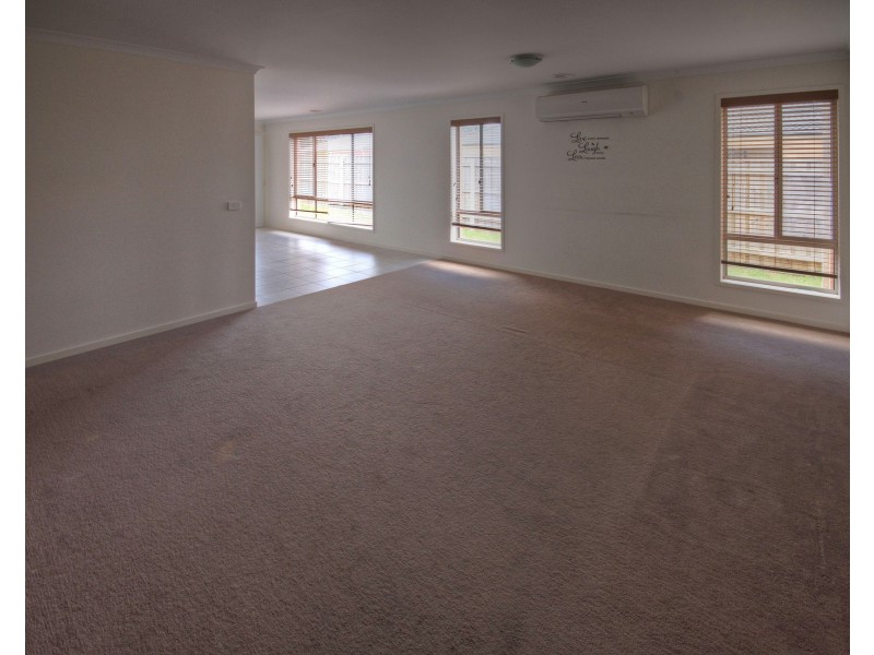 18 Coast Ave, Paynesville VIC 3880