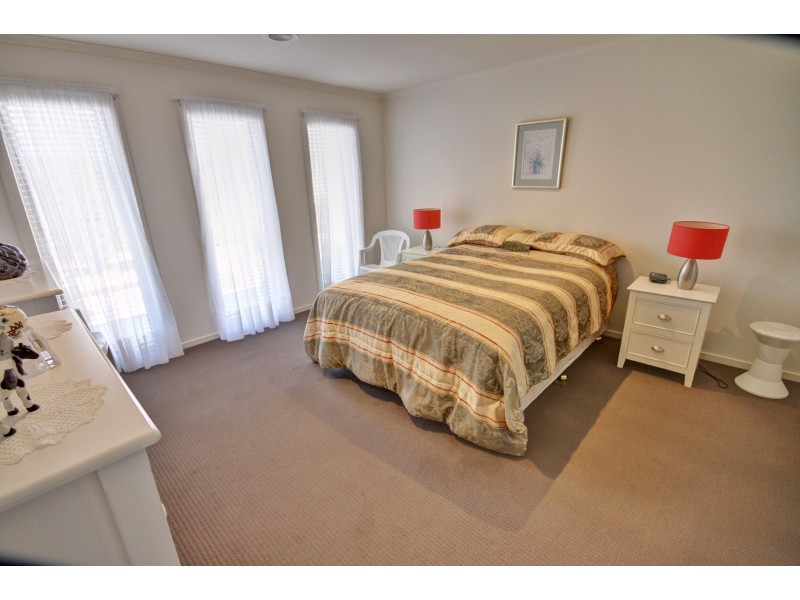 17 The Grange, Paynesville VIC 3880