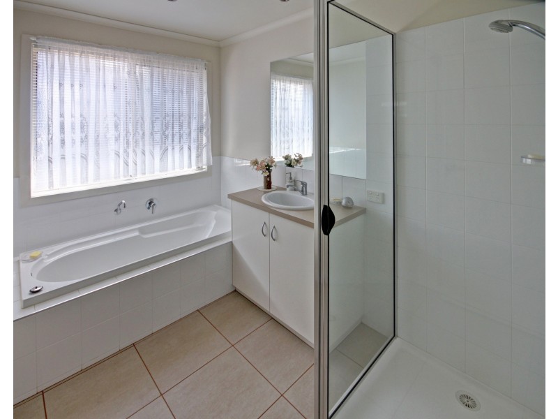 17 The Grange, Paynesville VIC 3880