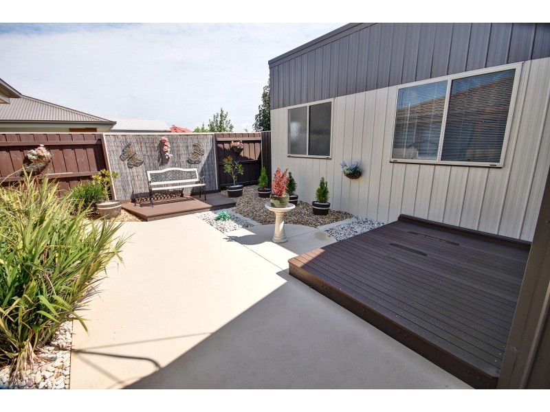 17 The Grange, Paynesville VIC 3880