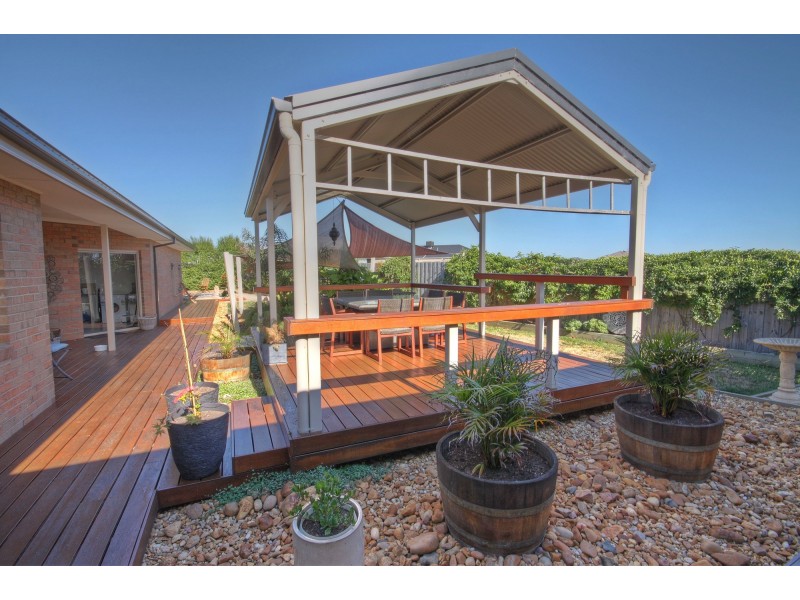 19 Eagle Bay Tce, Paynesville VIC 3880