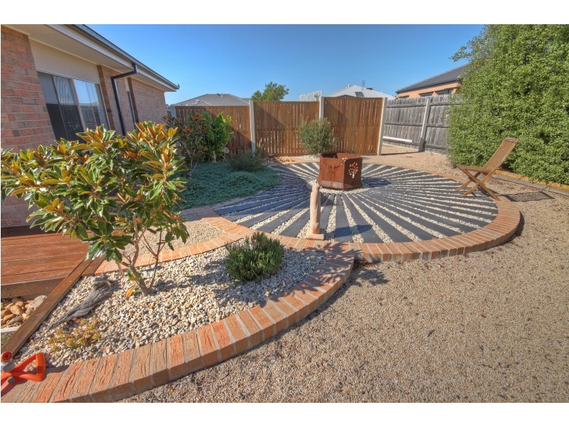 19 Eagle Bay Tce, Paynesville VIC 3880