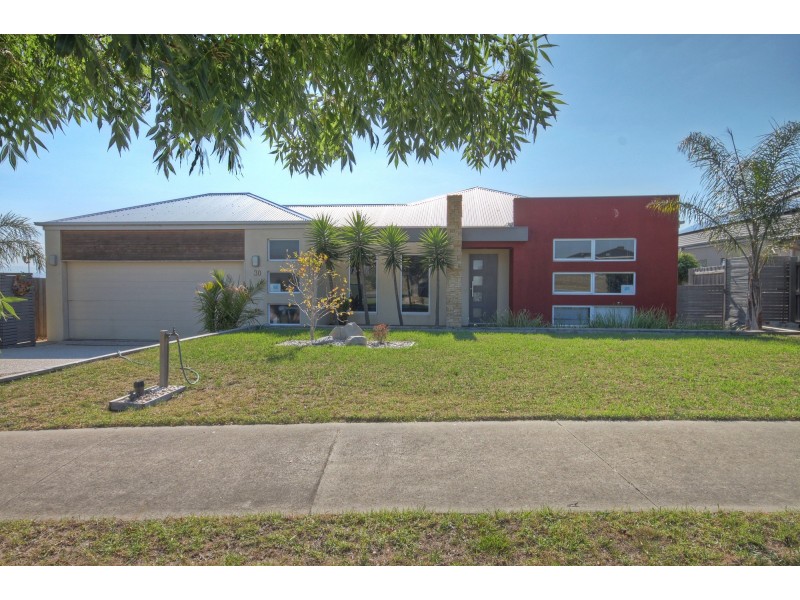 30 Eagle Bay Tce, Eagle Point VIC 3878