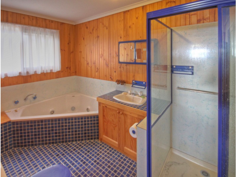 32 Fullarton Dr, Paynesville VIC 3880